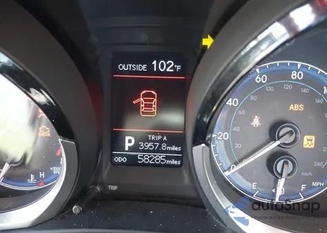 2015 Toyota Corolla S Plus z USA, uszkodzony, nr VIN 5YFBURHE6FP263299